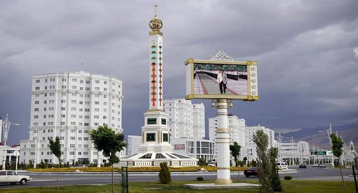 Asjabad es la ciudad con mas edificios de marmol blanco del planeta.